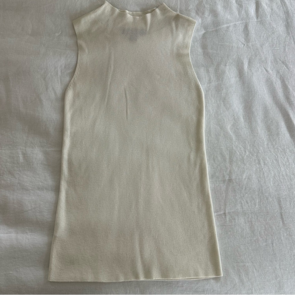 Chic Ann Taylor Sleeveless Ivory Sweater Shell